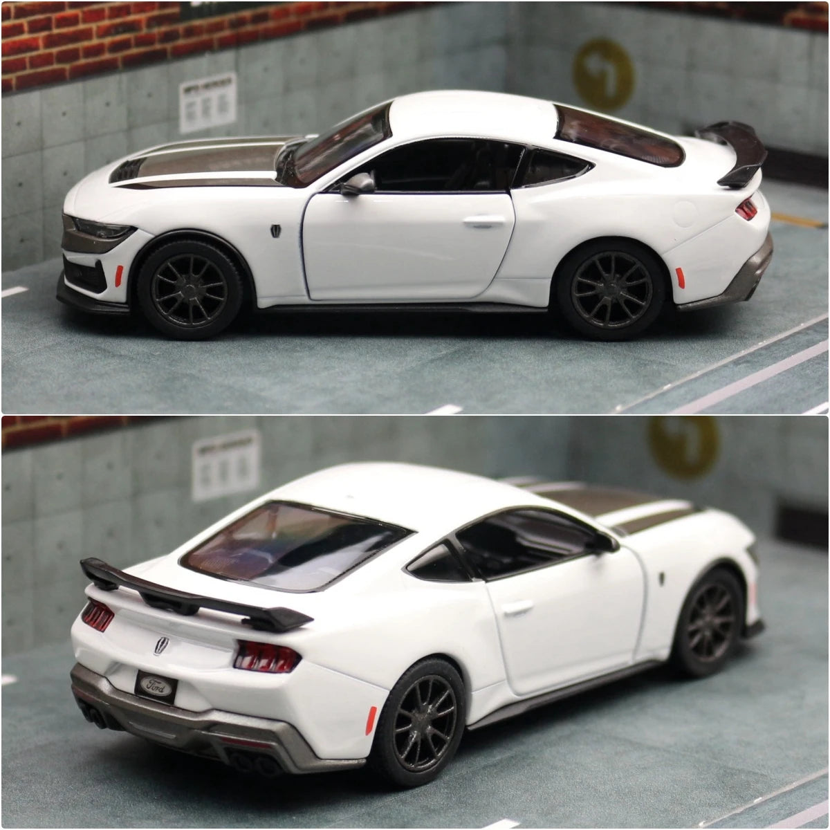 1/38 2024 Ford Mustang Dark Horse